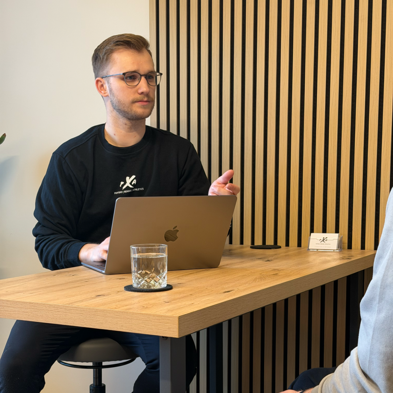 Physiotherapeutische Beratungsgespräch in der Praxis PXA in Hamburg