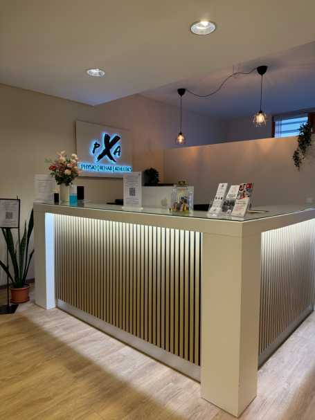 Empfangsbereich für Physiotherapie in der Praxis PXA